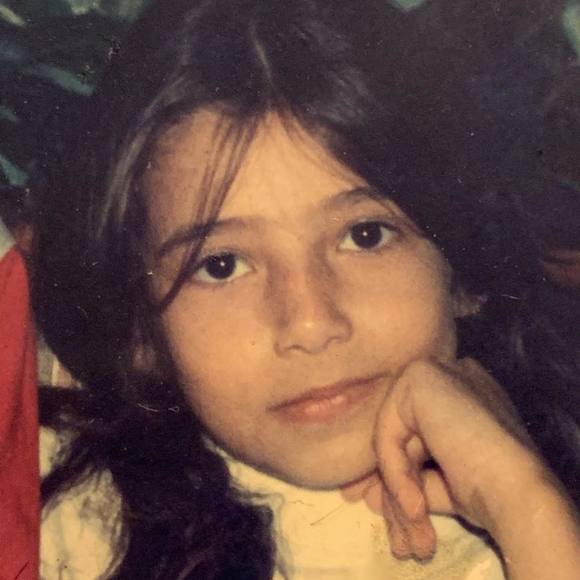 Meet your Posher, Mariana - Picture 1 of 1